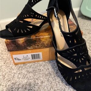 Bella Vita Black Women's Sandals